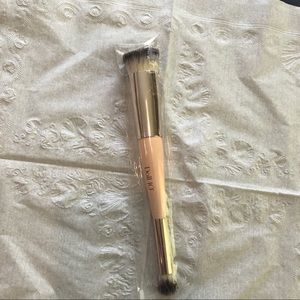 Doll 10 Conceal + Cover Makeup Brush No. 3